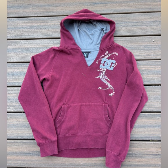 DC Tops - Vintage Y2K DC Shoes Hoodie Sweatshirt Maroon Women’s L